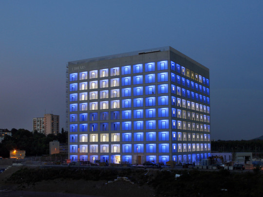 Stuttgart Municipal Library at night