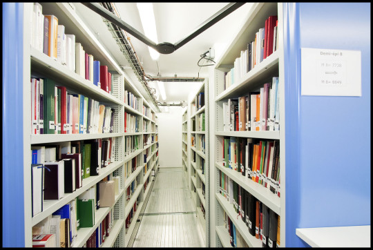 Compact shelves - stacks