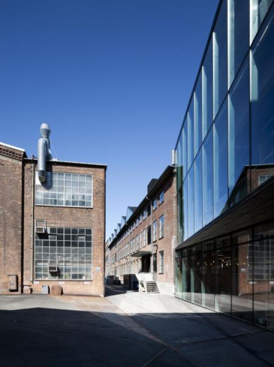 Culture Yard back