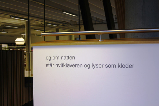 Extract from the poem "Furukonglesang" by Norwegian poet Jan Erik Vold