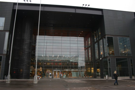 Leppävaara District Library, entrance