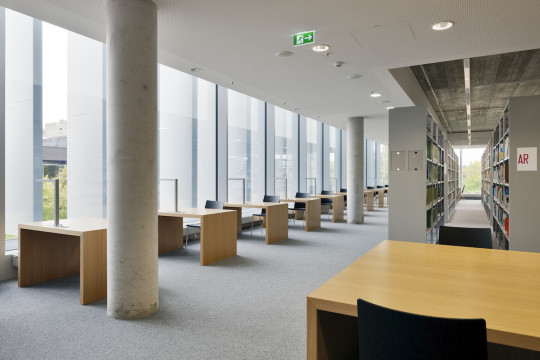 Reading room: It offers 300 attractive workplaces