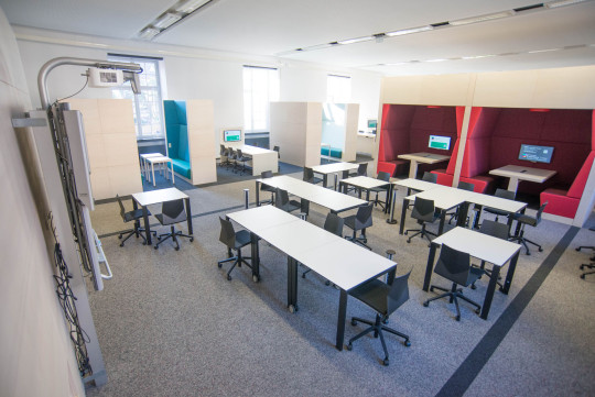 Working room - Mobile chairs and tables, Cubes. PalMa cubes in the background.