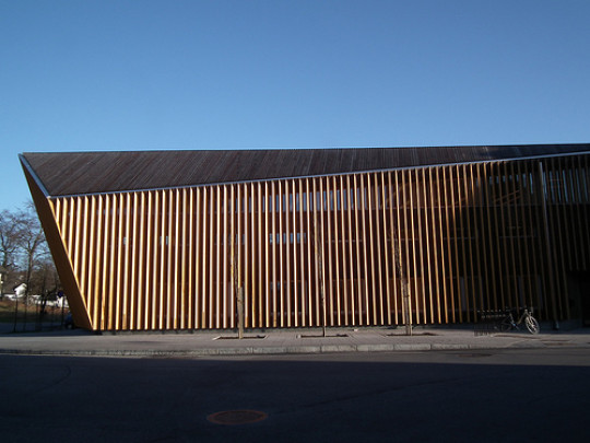 Side and profile of the building